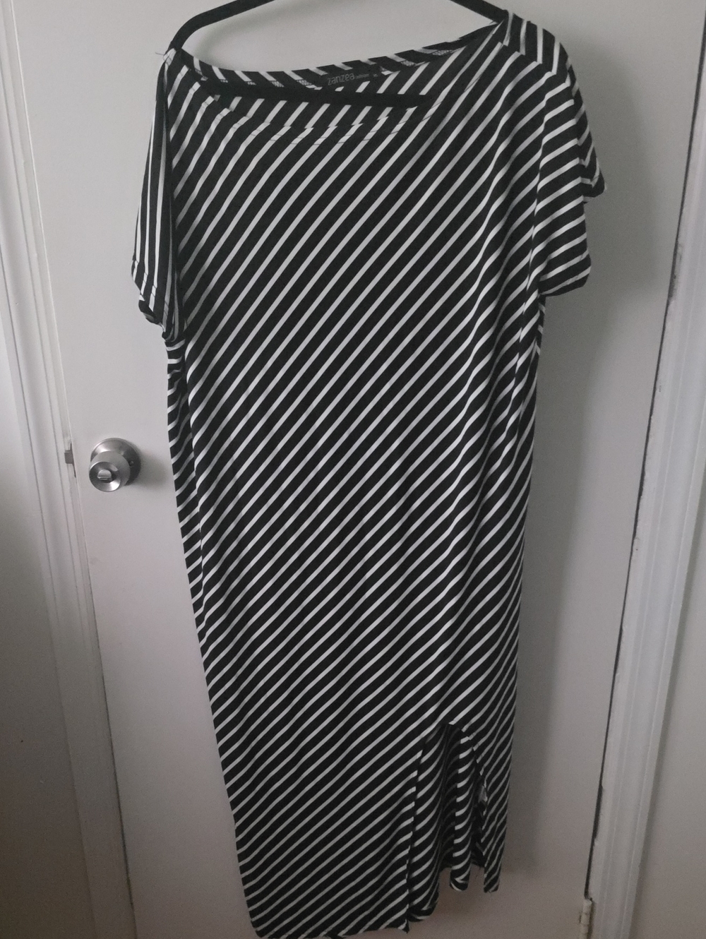 Zanzea Black and White Diagonal Stripe Maxi Dress